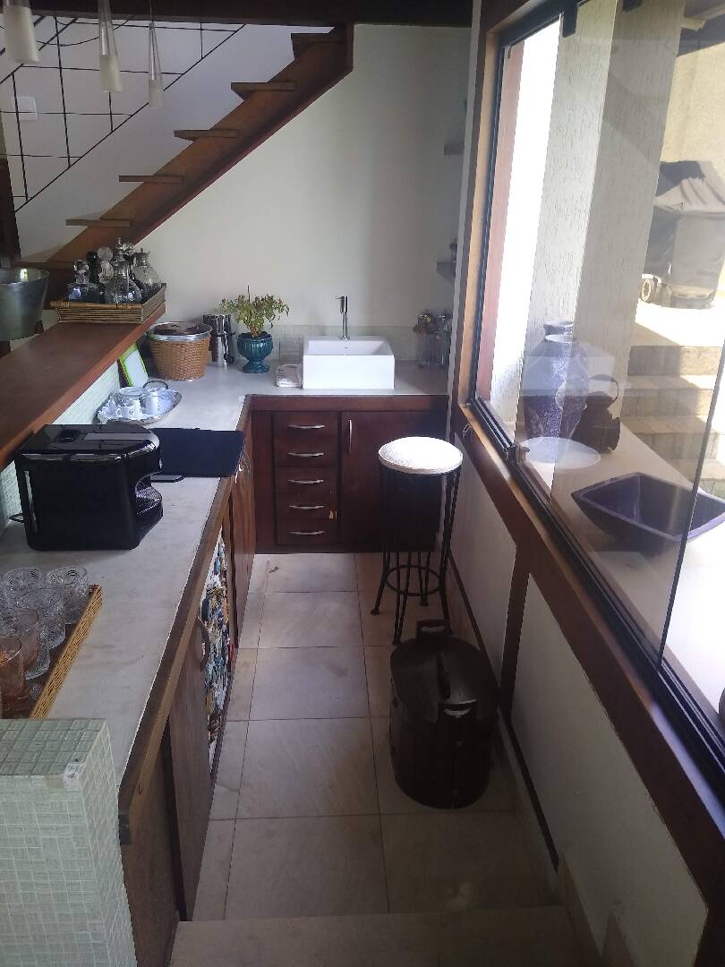 Casa à venda com 4 quartos, 400m² - Foto 4