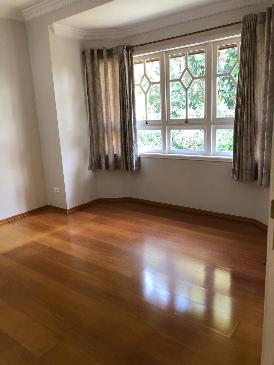 Casa à venda com 4 quartos, 320m² - Foto 5