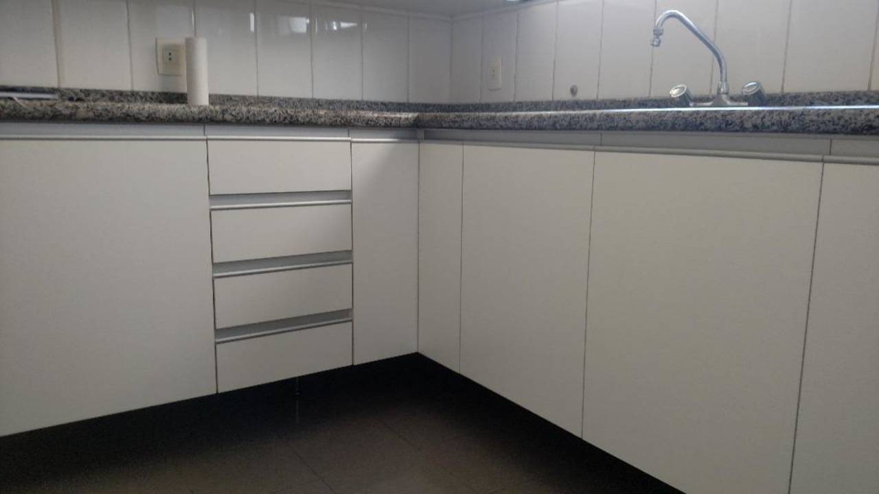 Apartamento à venda com 4 quartos, 202m² - Foto 7