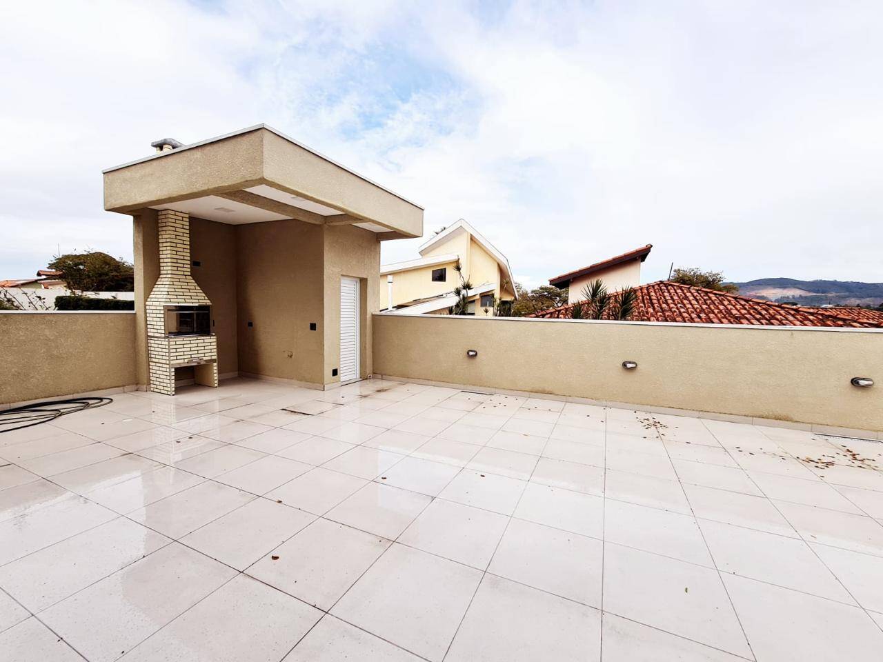 Casa à venda e aluguel com 4 quartos, 400m² - Foto 7